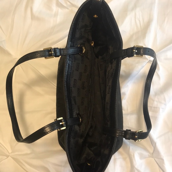 Michael Kors Purse - Picture 3 of 4